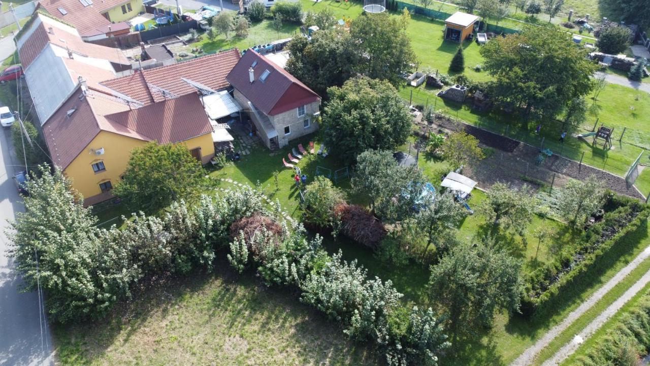 Apartmán Hulín, Chrášťany - bílý Esterno foto